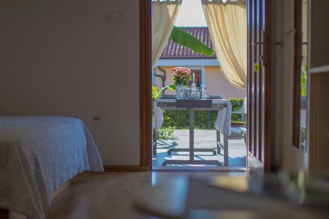 Alloggio in famiglia Apartmani Villa Kalinic Njivice