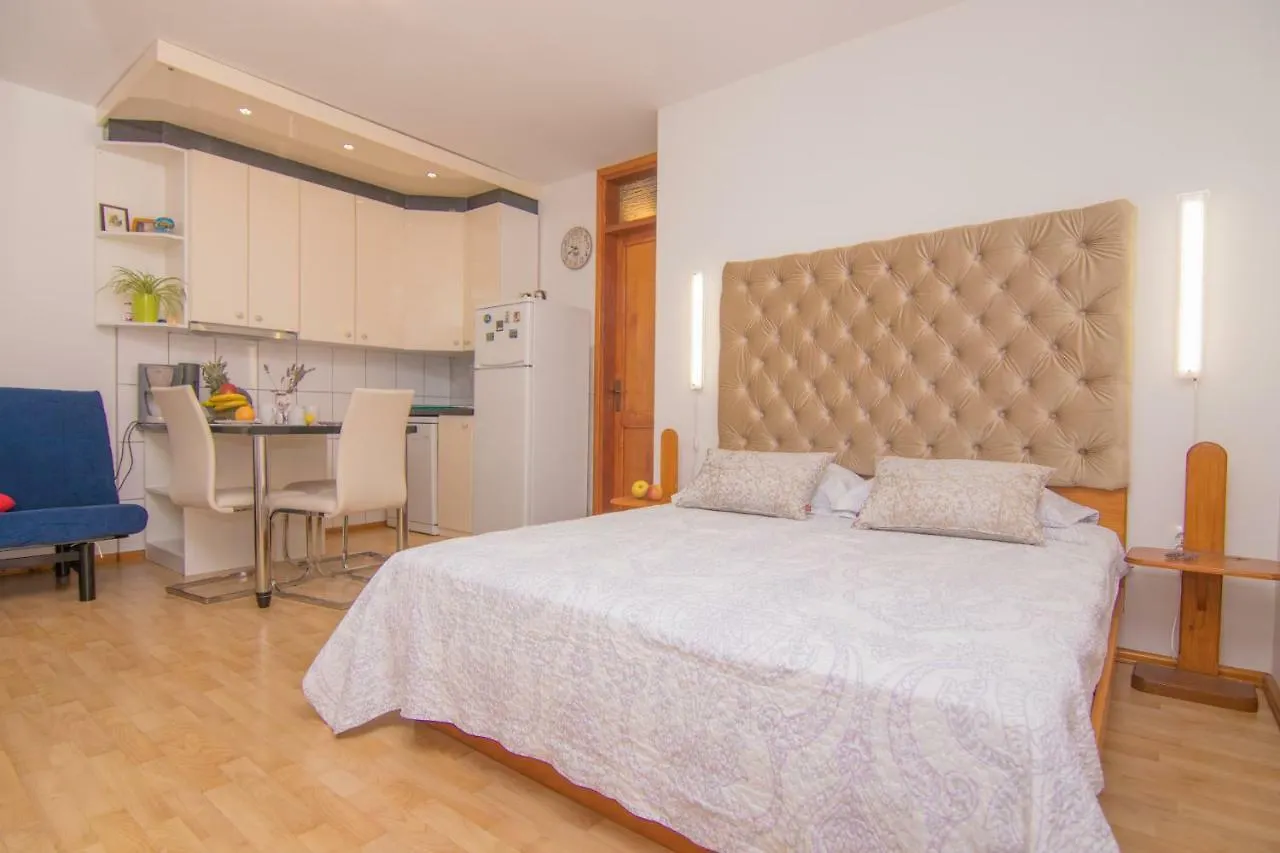Apartmani Villa Kalinic Njivice Croazia