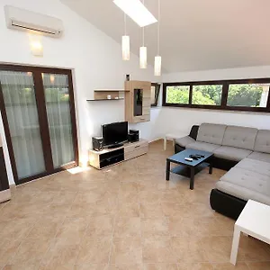 https://apartament-vv.in-istria.net