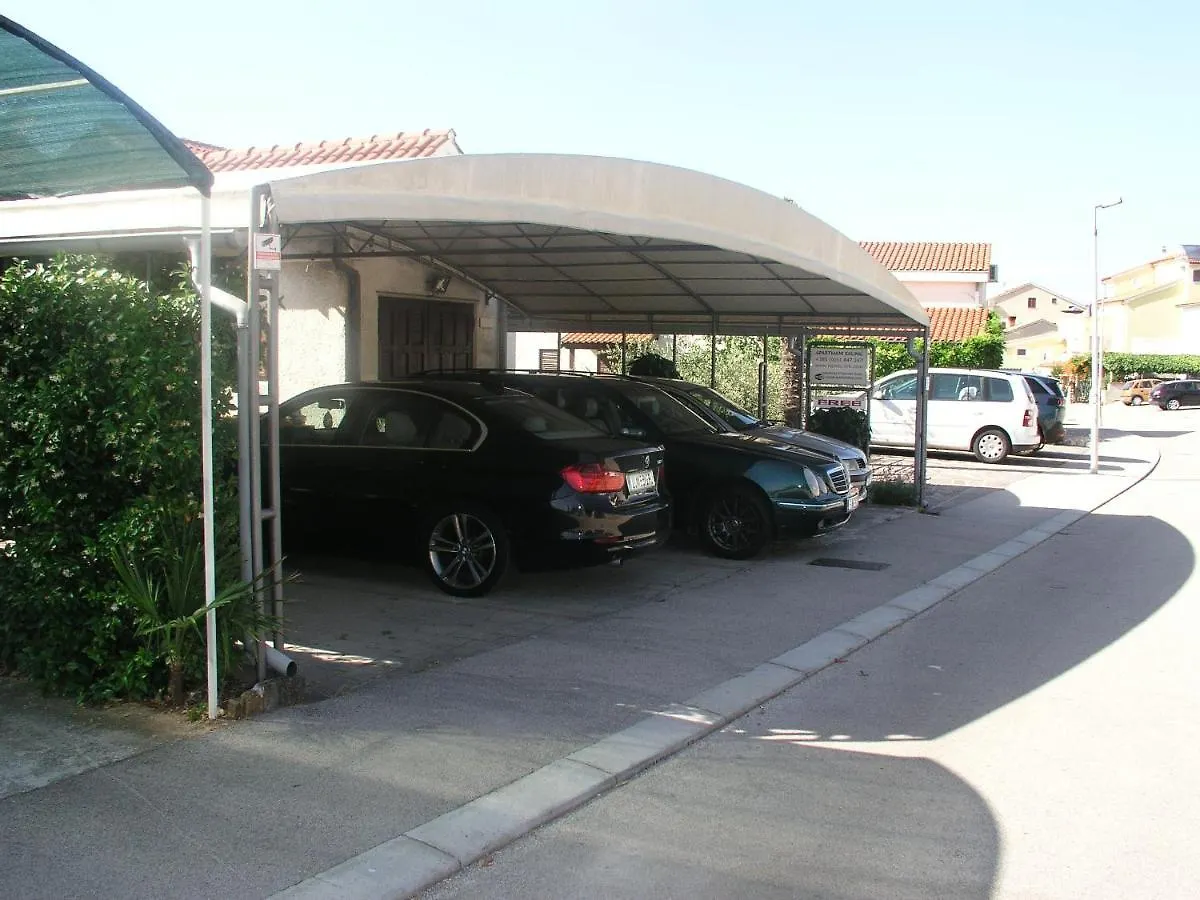 Privatunterkunft Apartmani Villa Kalinic Njivice Kroatien