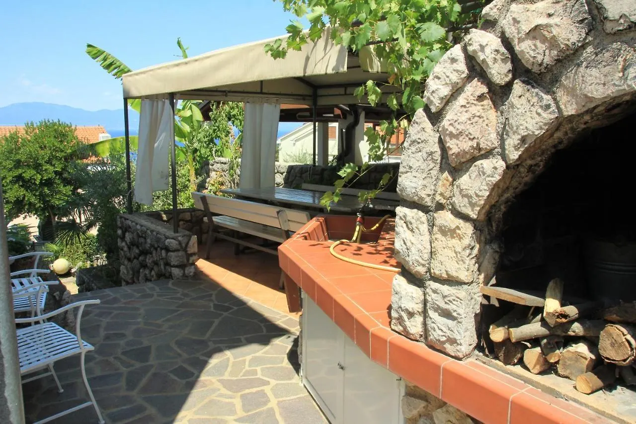 Apartmani Villa Kalinic Njivice 0*,