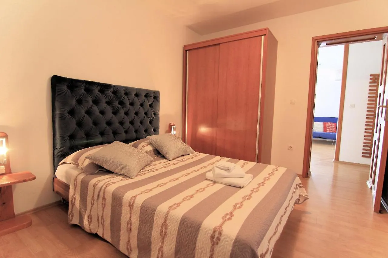 Apartmani Villa Kalinic Njivice Kroatien