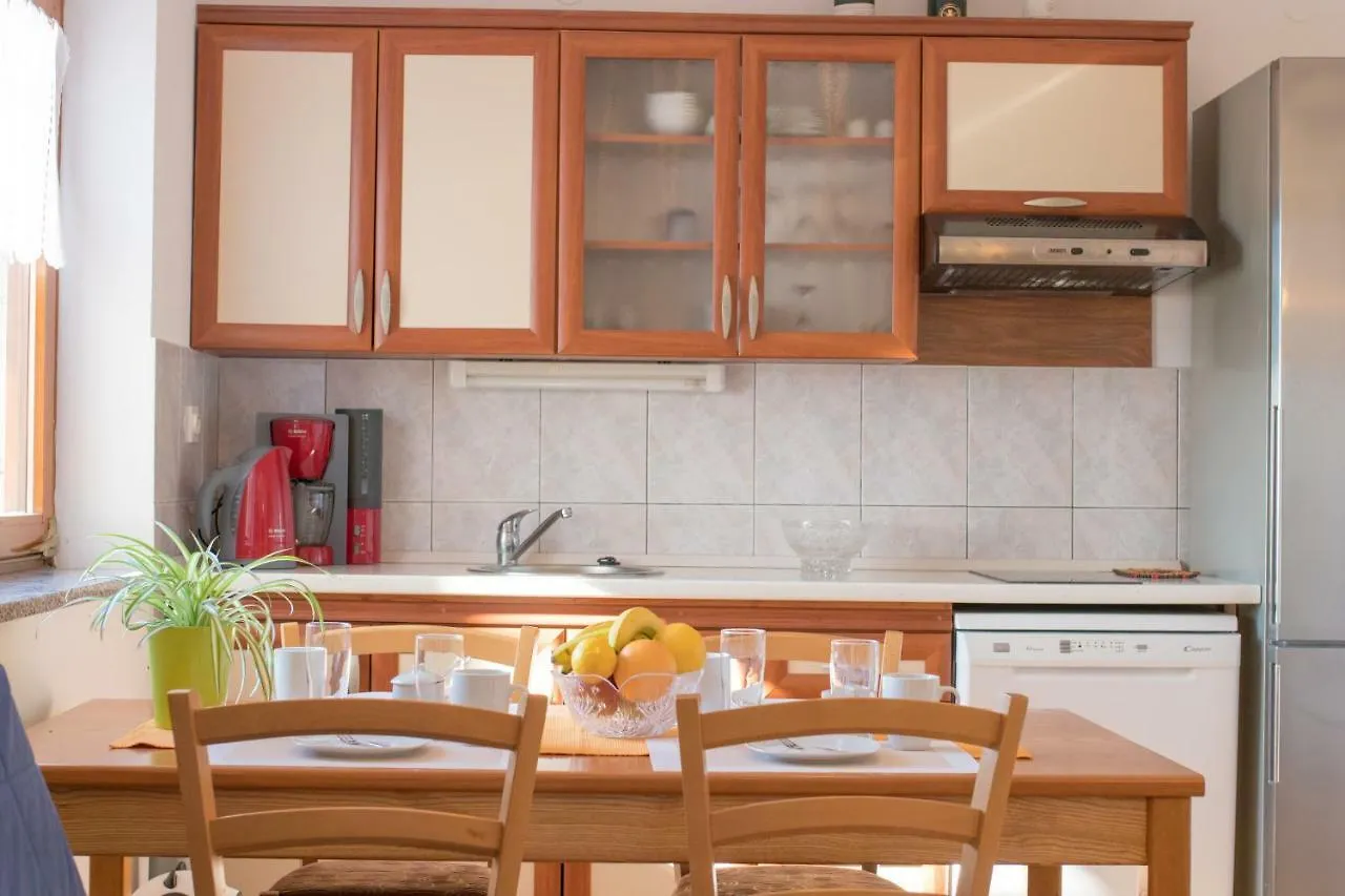 Apartmani Villa Kalinic Njivice Kroatien